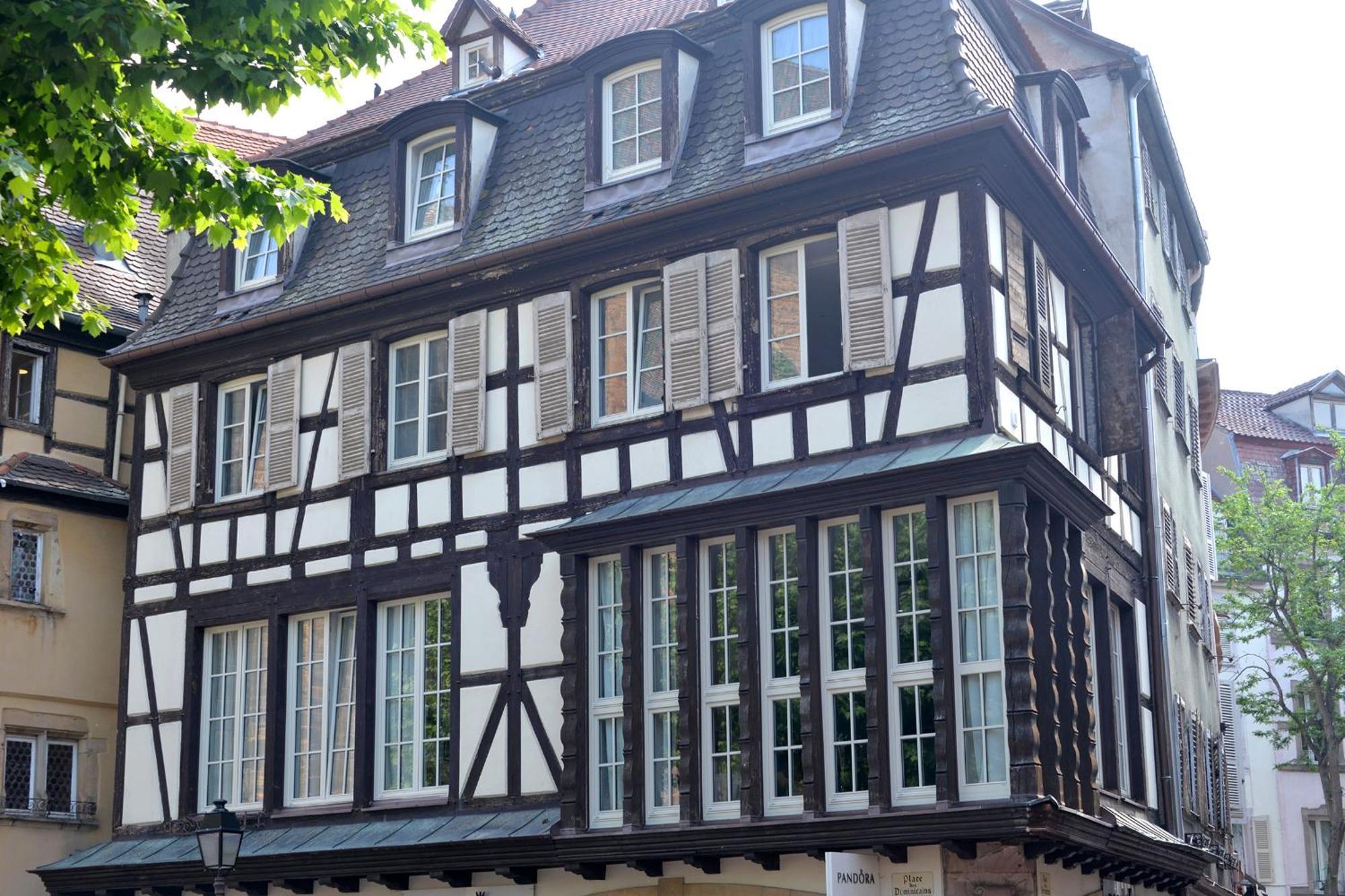 Suite Le Splendide Du Centre Historique Avec Climatisation Colmar Exterior foto